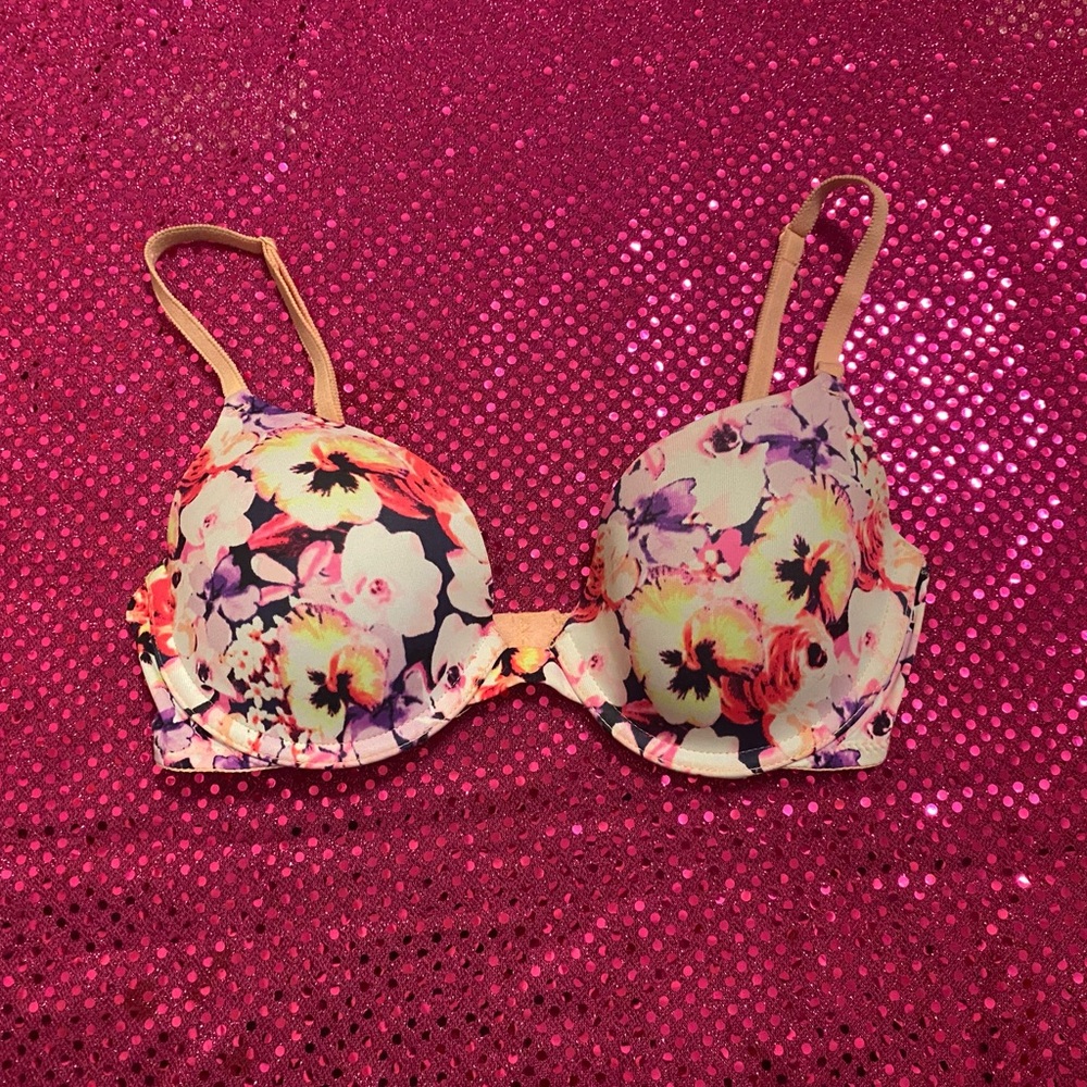 VS PINK hibiscus multicolor wear everywhere demi bra size 32C